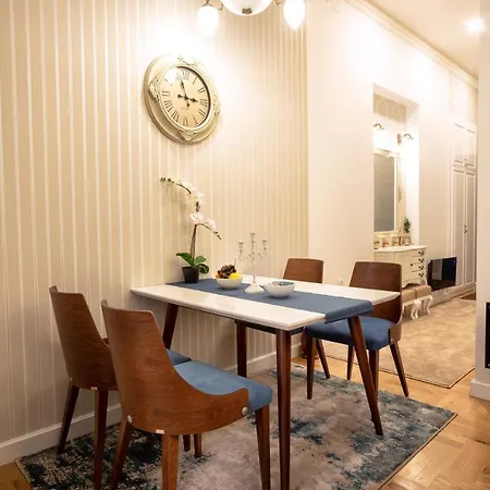 Royal Singer - Center Apartment *